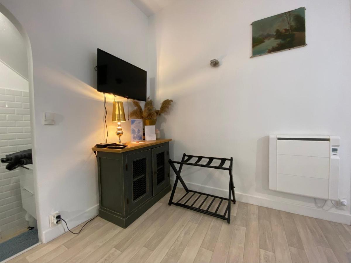 Chambre & Salle De Bain Privee - Lv 33 Argenton Sur Creuse Exterior photo