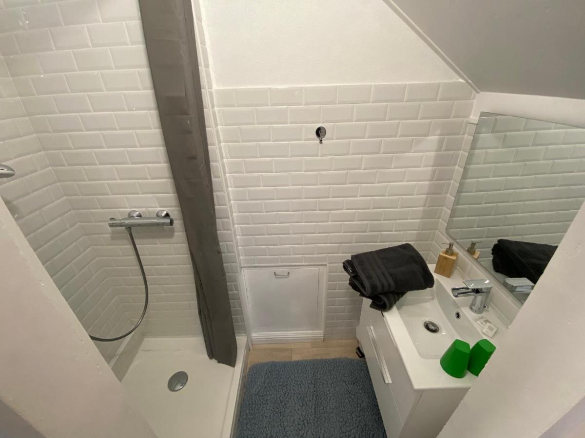 Chambre & Salle De Bain Privee - Lv 33 Argenton Sur Creuse Exterior photo