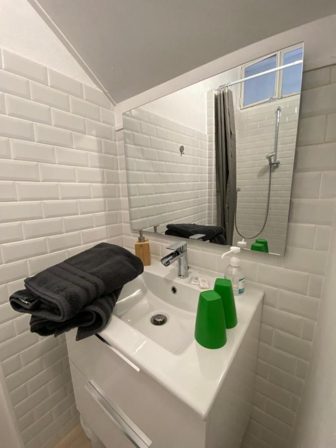 Chambre & Salle De Bain Privee - Lv 33 Argenton Sur Creuse Exterior photo