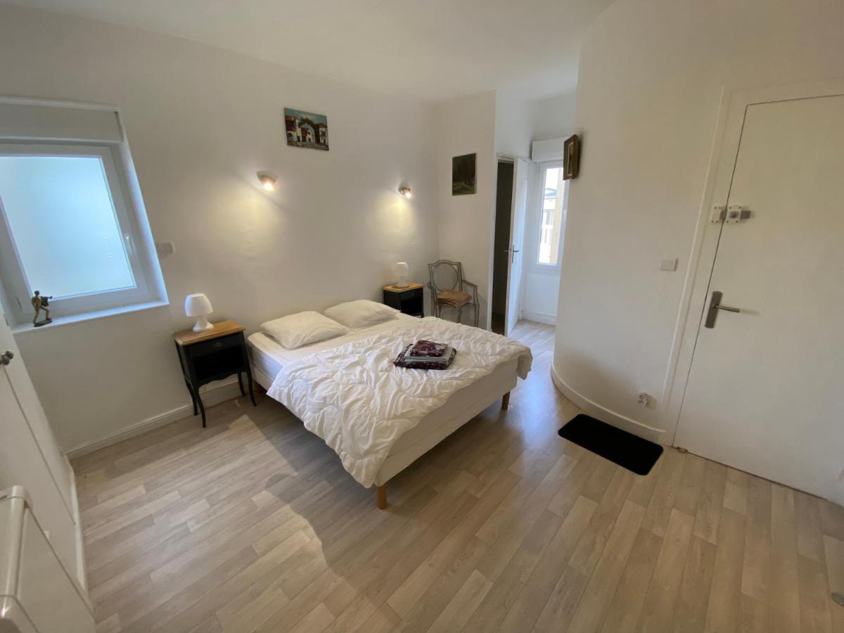 Chambre & Salle De Bain Privee - Lv 33 Argenton Sur Creuse Exterior photo
