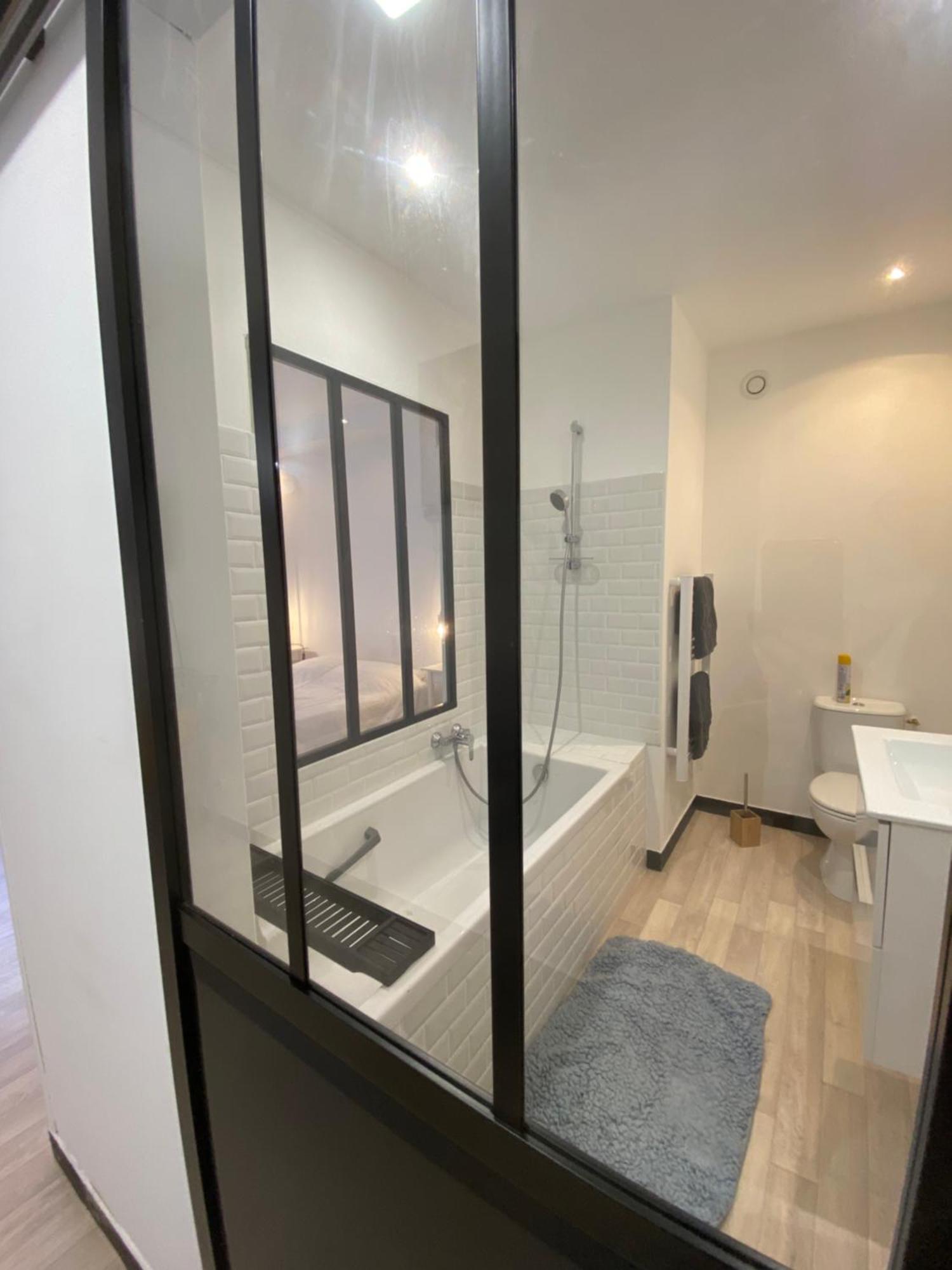 Chambre & Salle De Bain Privee - Lv 33 Argenton Sur Creuse Exterior photo