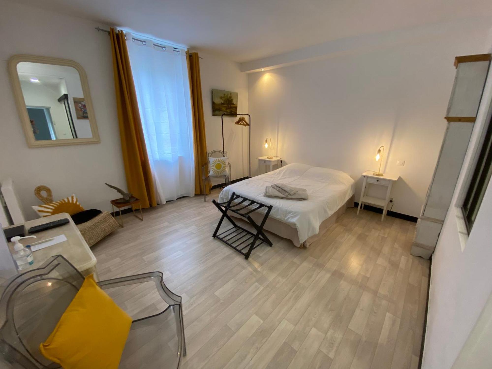 Chambre & Salle De Bain Privee - Lv 33 Argenton Sur Creuse Exterior photo