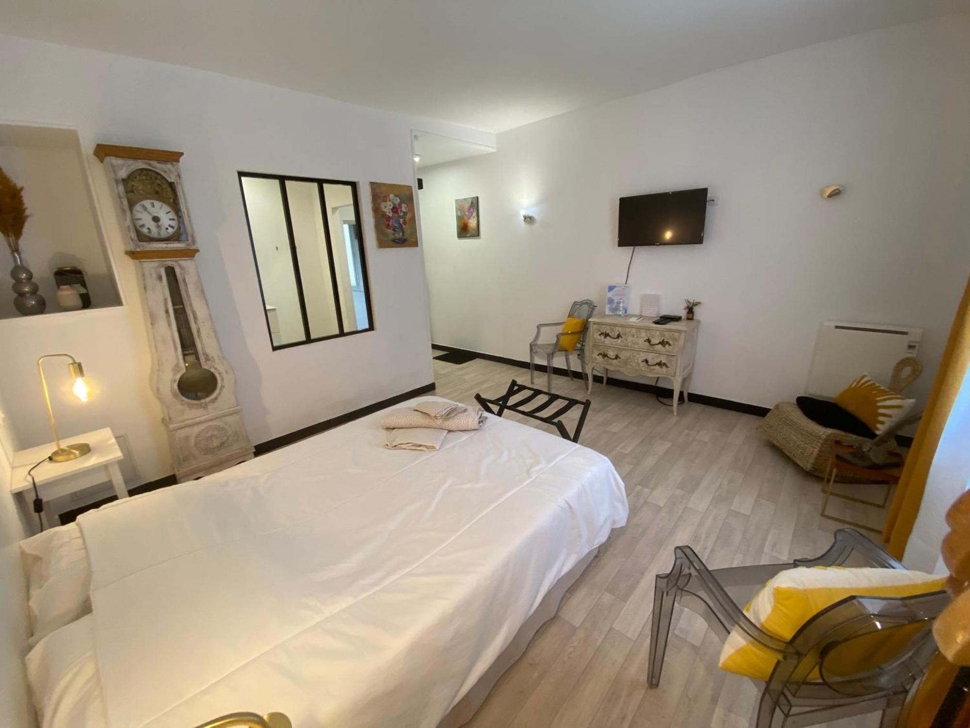 Chambre & Salle De Bain Privee - Lv 33 Argenton Sur Creuse Exterior photo